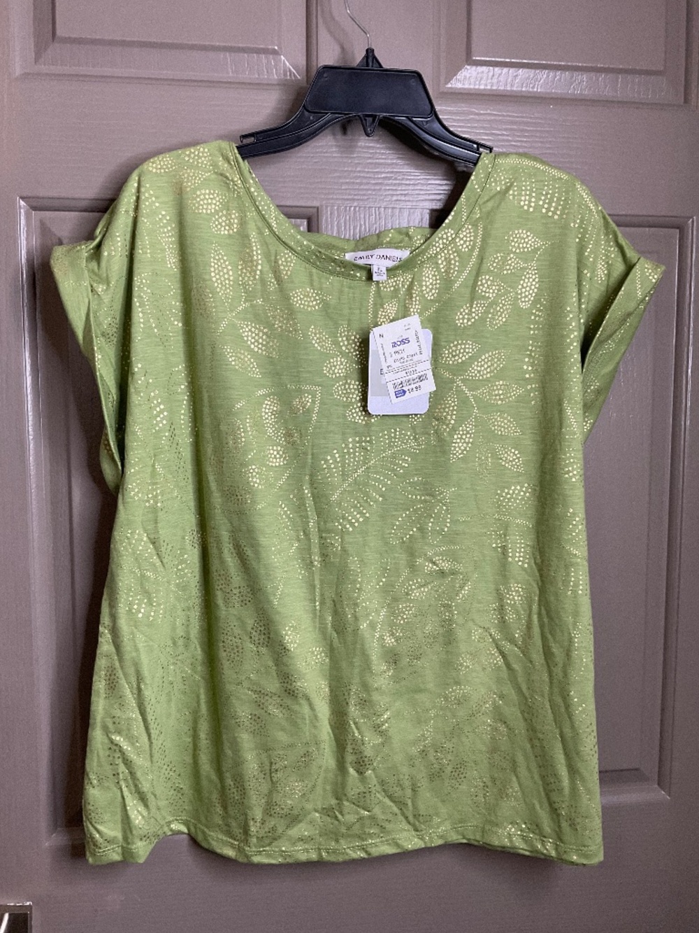 Emily Daniels Womenโs Green & Gold Blouse Size XL NWT Description: